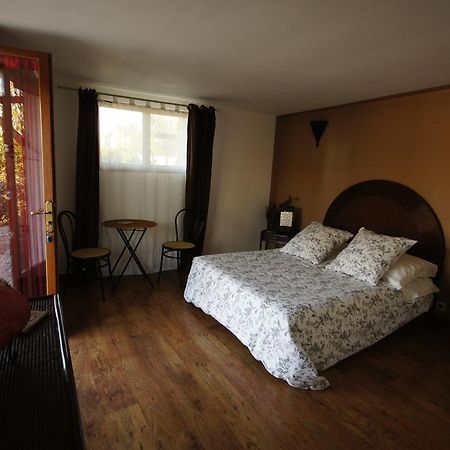 Chambres D'Hotes Domaine De La Rose Des Vents Castelnau-sur-lʼAuvignon Buitenkant foto